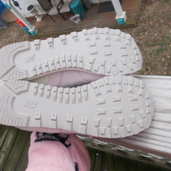 NEW BALANCE Brand NEW NEVER USED - Picture 3 of 7